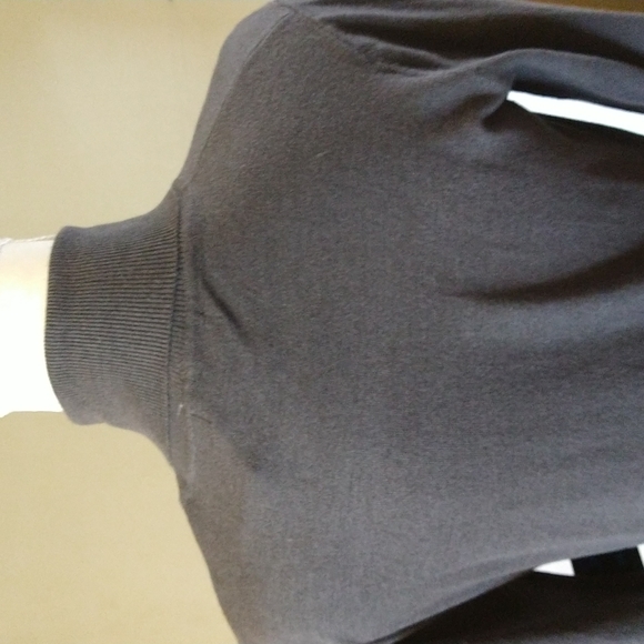 NWT. Charcoal gray turtleneck made by select + trend. - Picture 4 of 7